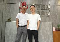 設(shè)計(jì)師設(shè)計(jì)出來的東西很專業(yè)，很時尚！